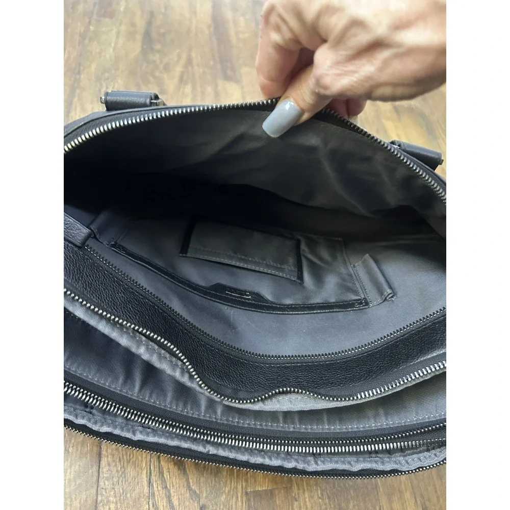 Tumi Harrison Seneca Slim Black Leather 15